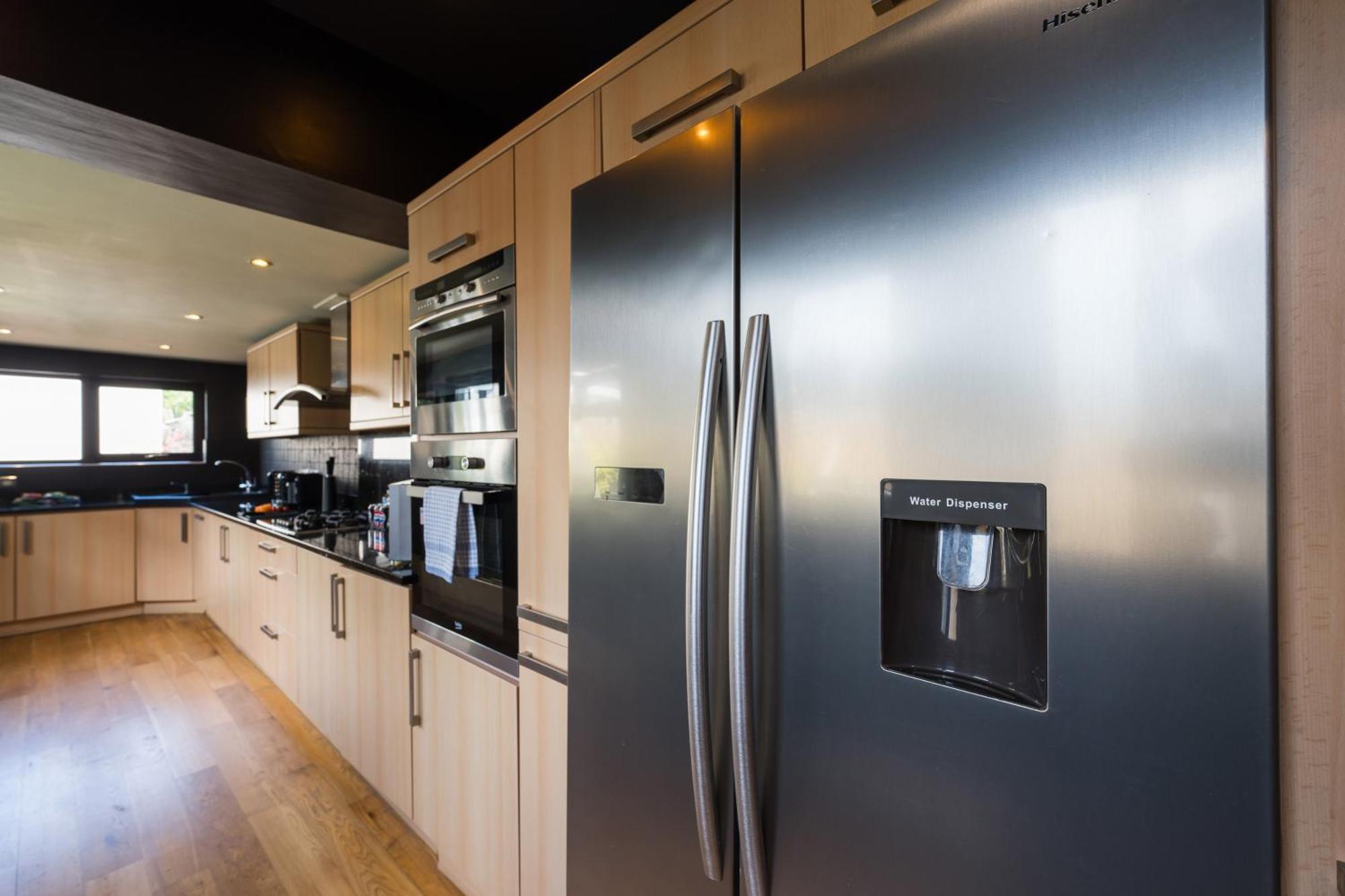 City Retreat, Spacious 4 Bed House, Games Room, Parking, Hot Tub & Bbq Cardiff Buitenkant foto