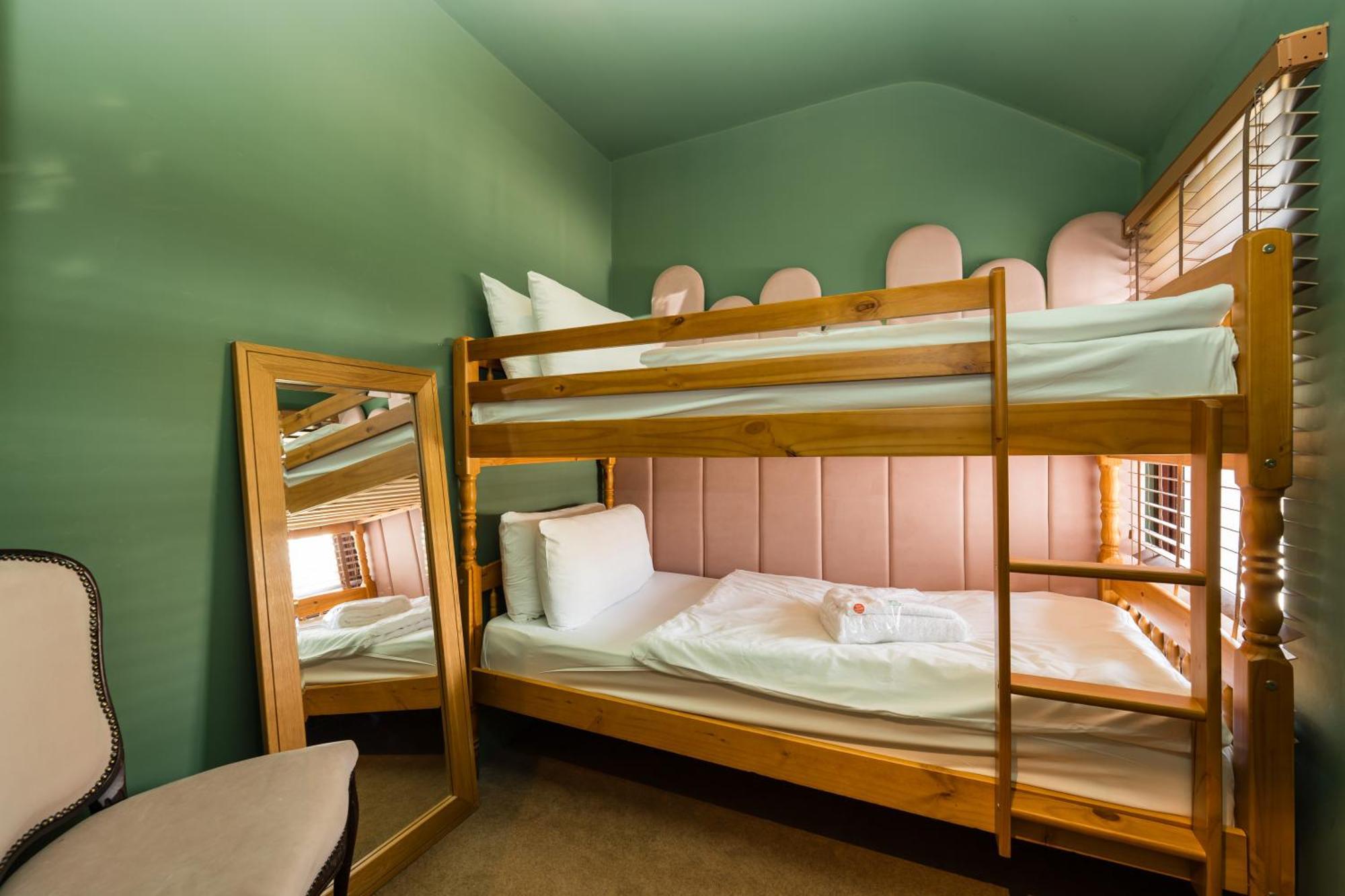 City Retreat, Spacious 4 Bed House, Games Room, Parking, Hot Tub & Bbq Cardiff Buitenkant foto