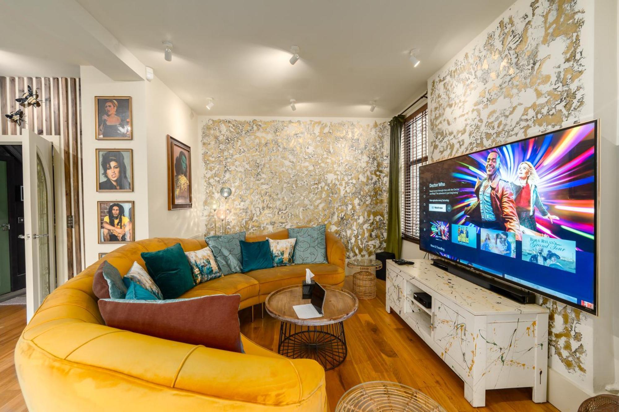 City Retreat, Spacious 4 Bed House, Games Room, Parking, Hot Tub & Bbq Cardiff Buitenkant foto